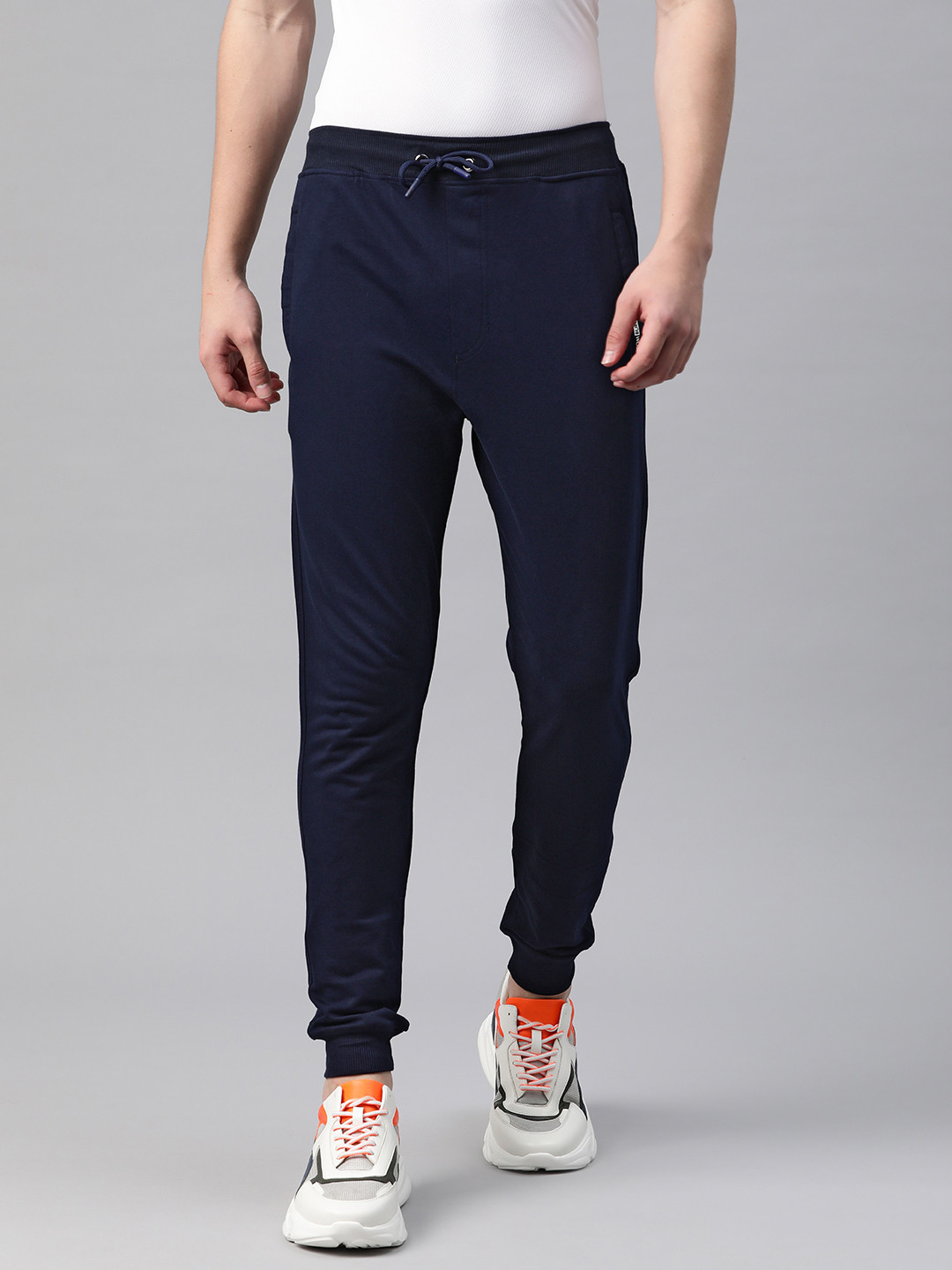 TOM BURG Solid Slim Fit Joggers