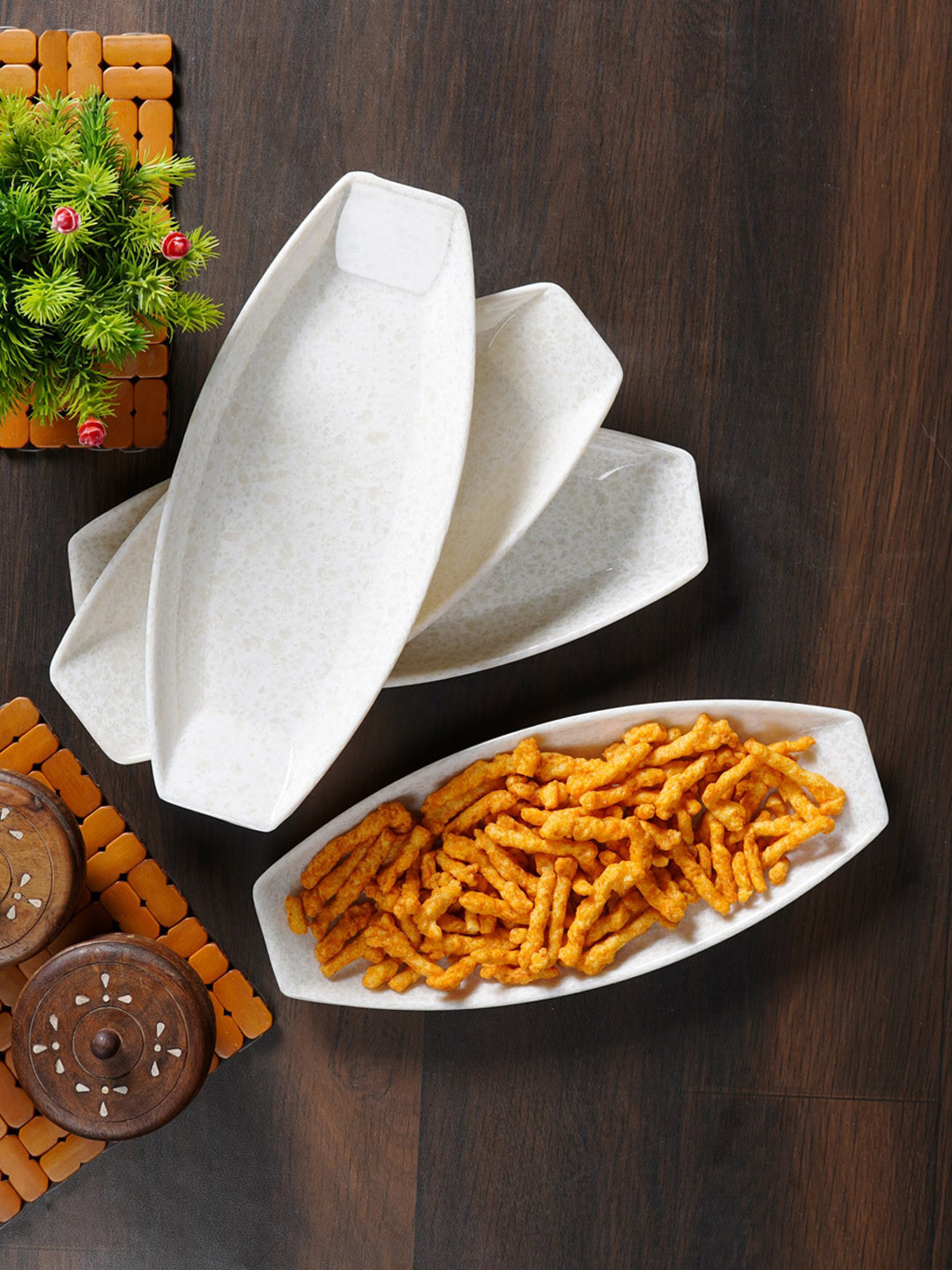 CDI 4-Pcs White Boat Shaped Melamine Food Platter