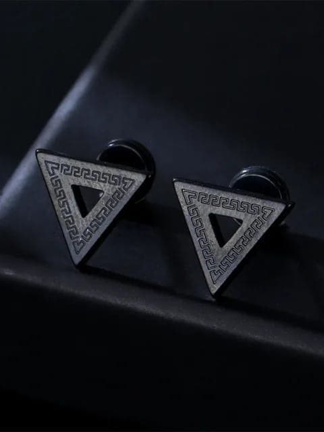 VIEN Studs Earrings