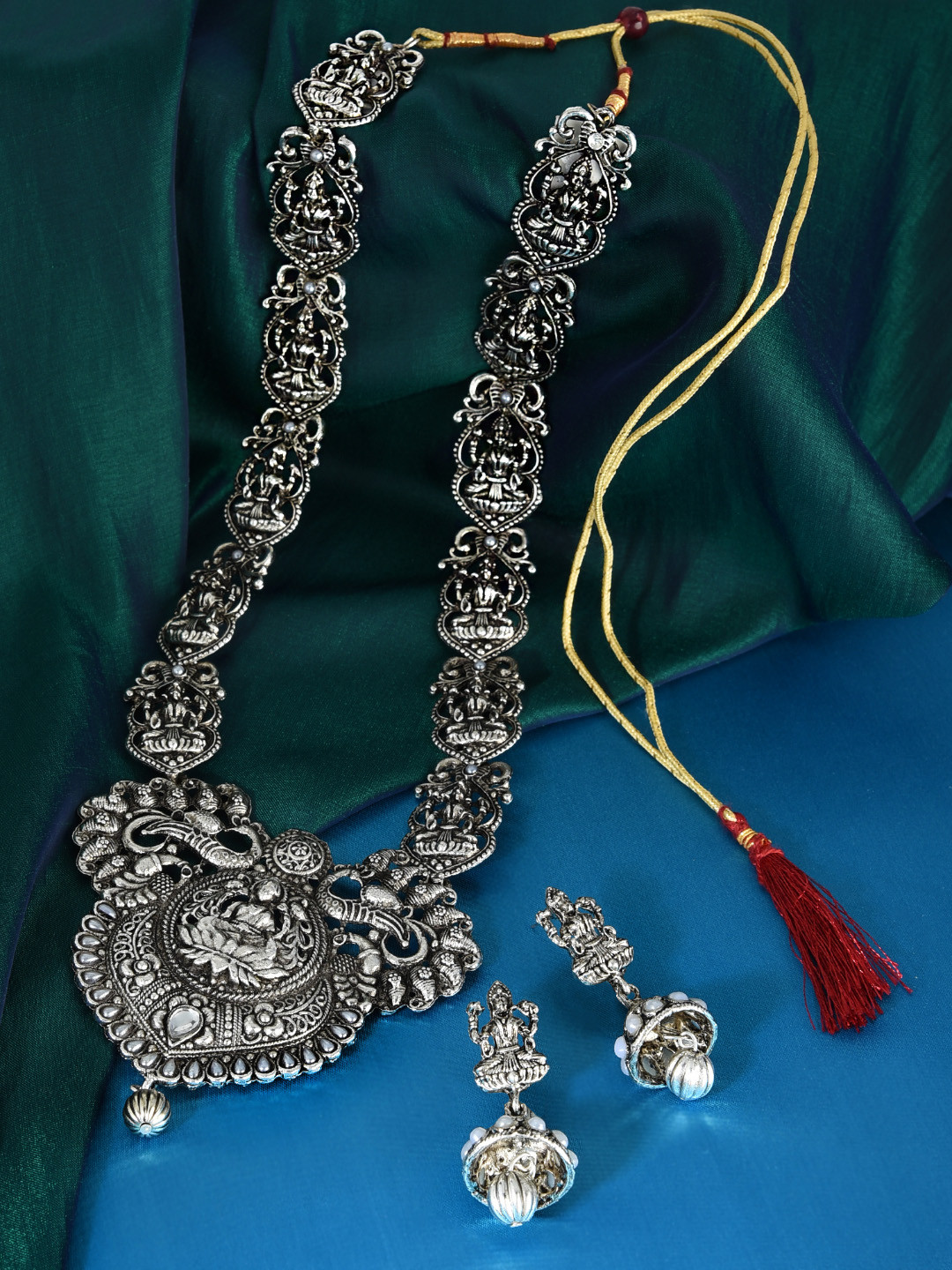 Zaveri Pearls Oxidised Silver-Toned Goddess Lakshmi Textured Jewellery Set