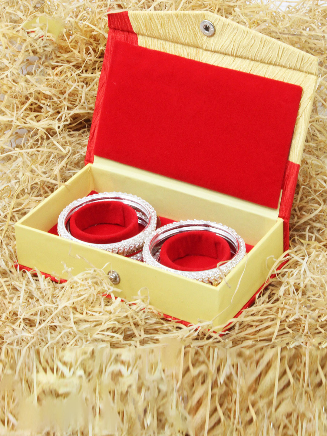 atorakushon Gold Toned & Red 5 Pieces Bangle Box