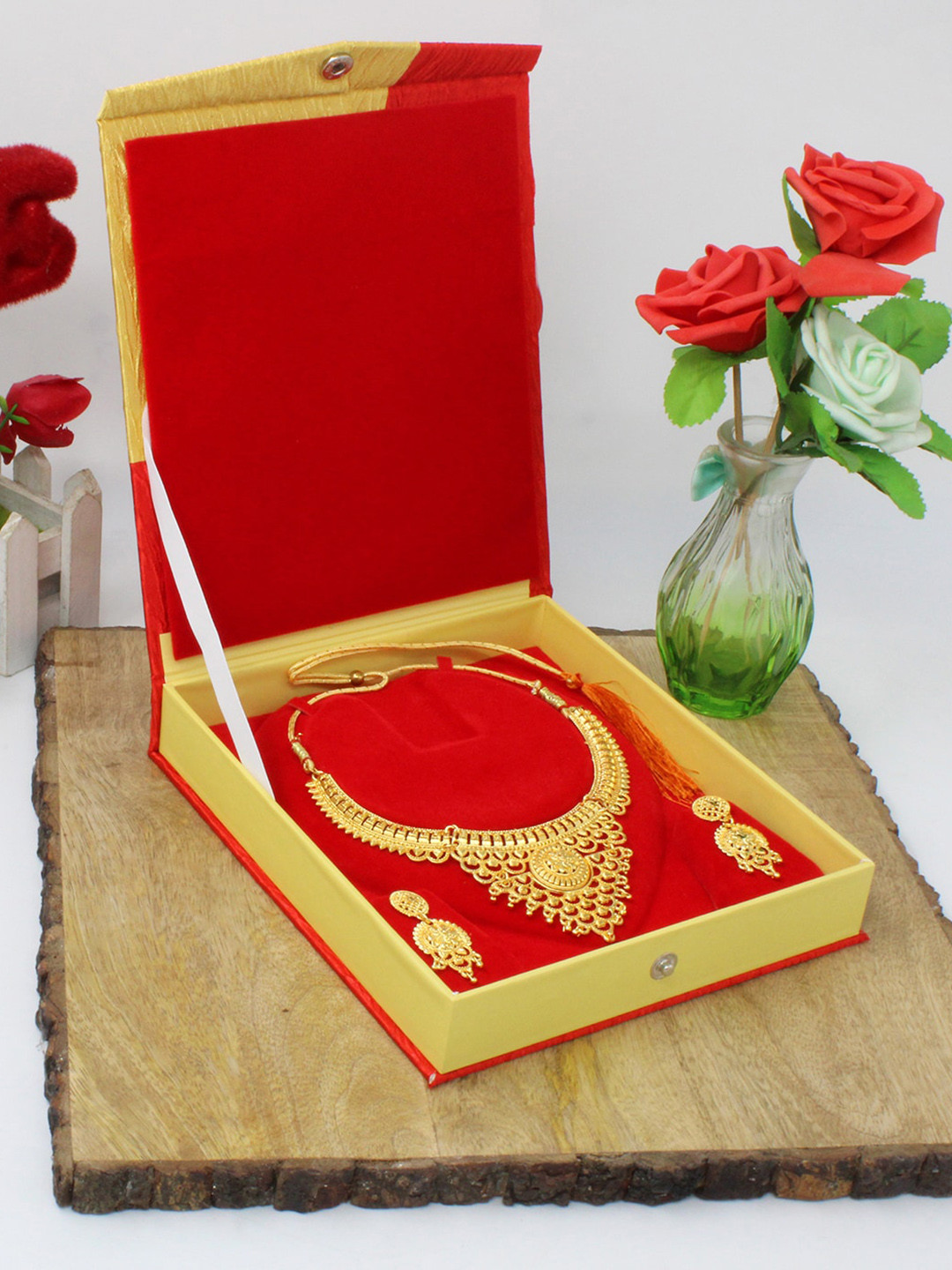 atorakushon Red Solid Necklace Box Jewellery Organiser
