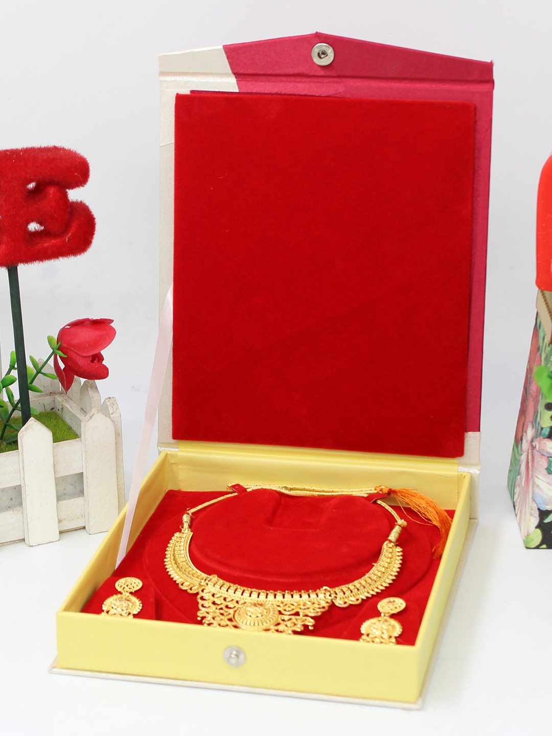 atorakushon Cream-Coloured 2 Pieces Jewellery Storage Organiser Necklace Boxes