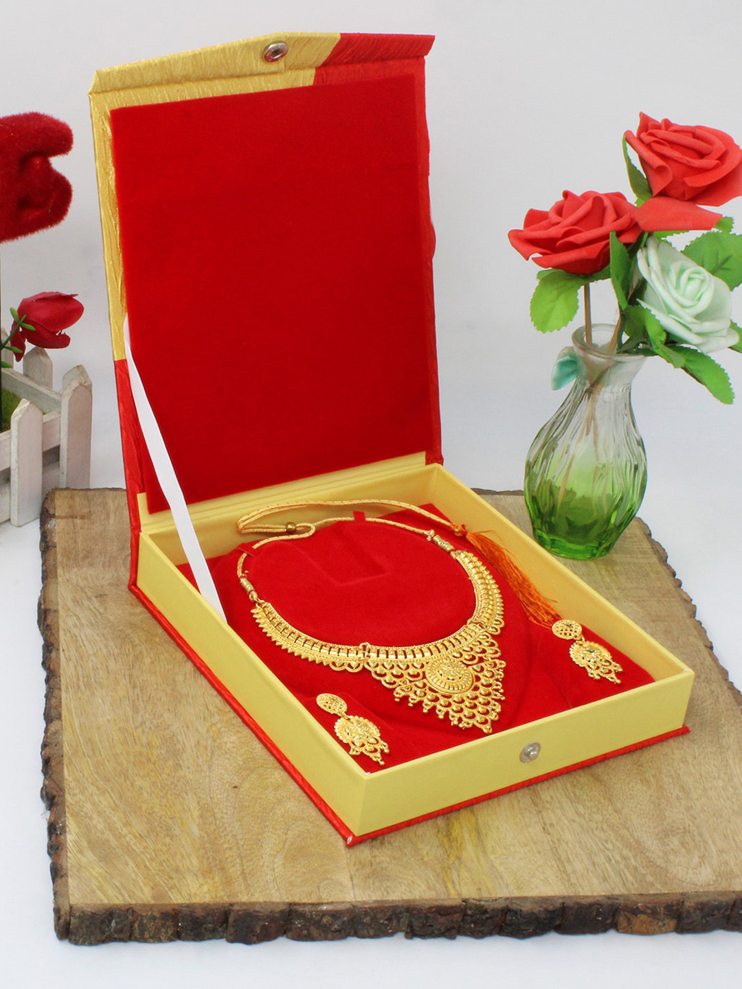 atorakushon Gold Toned & Red 4 Pcs Jewellery Storage Organiser Necklace Boxes