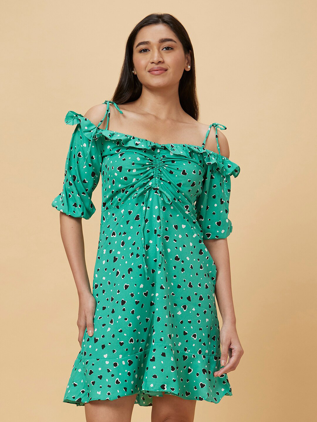 Globus Green & Black Conversational Printed Ruched Cold-Shoulder Casual A-Line Dress