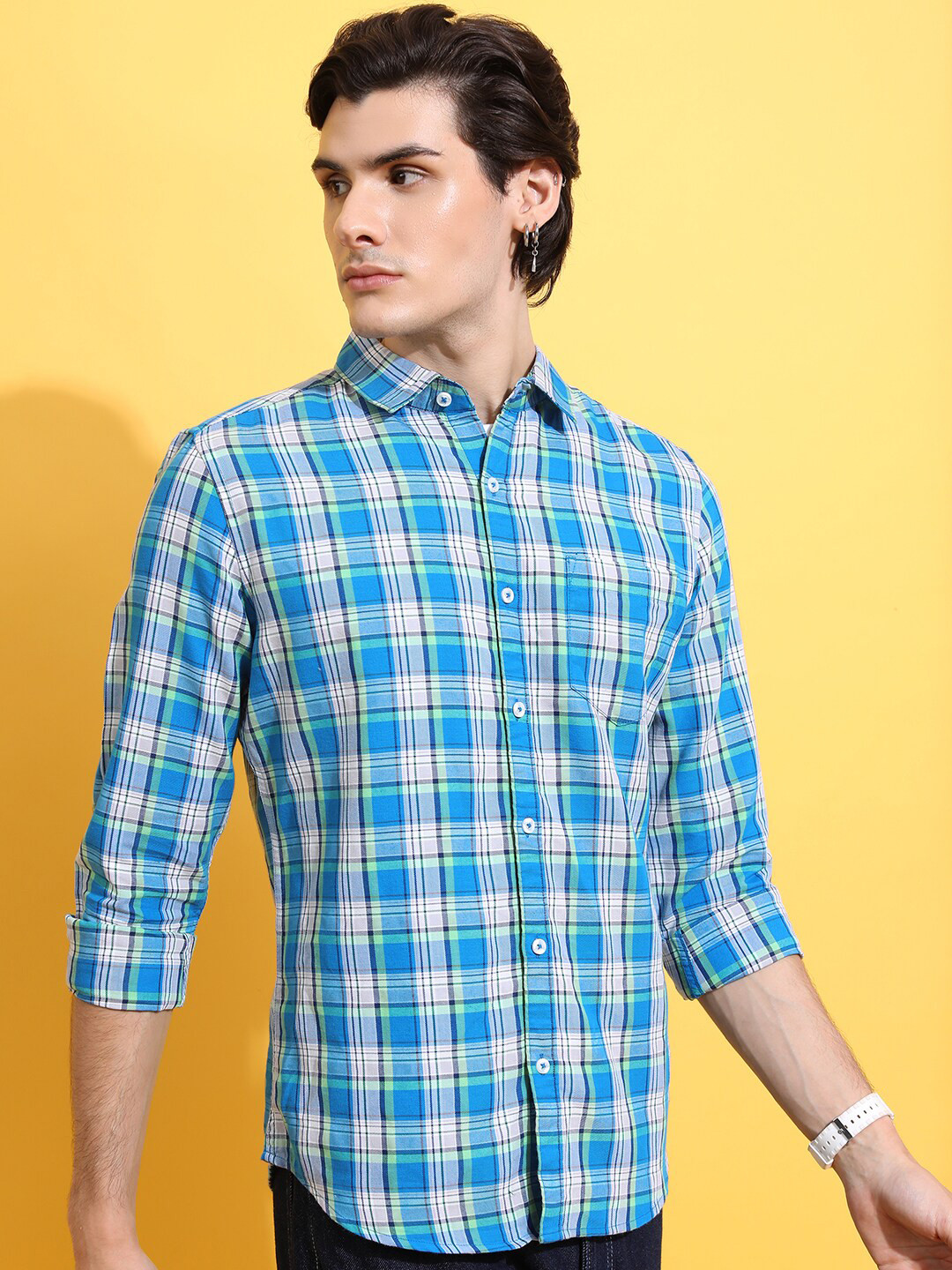 HIGHLANDER Blue Checked Spread Collar Slim Fit Casual Shirt