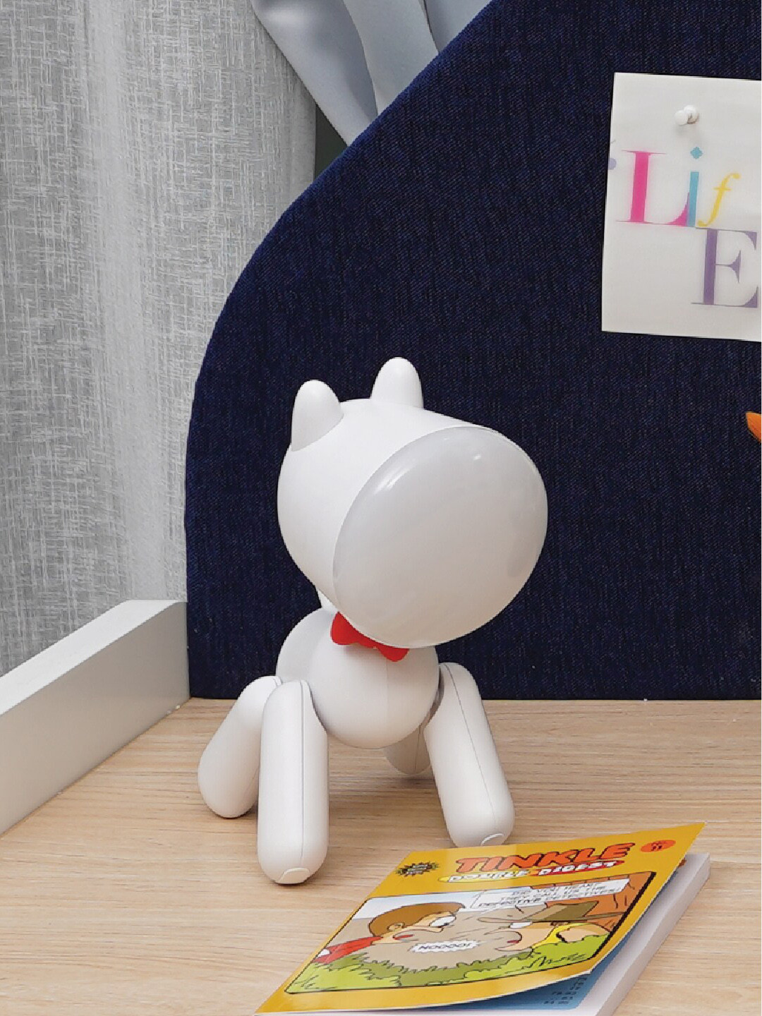 Smartsters White Acrylic Woof Woof Table Lamp