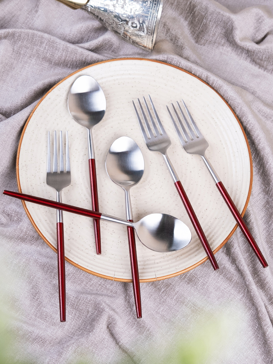 VarEesha Red 12 Pieces Stainless Steel Cutlery Set