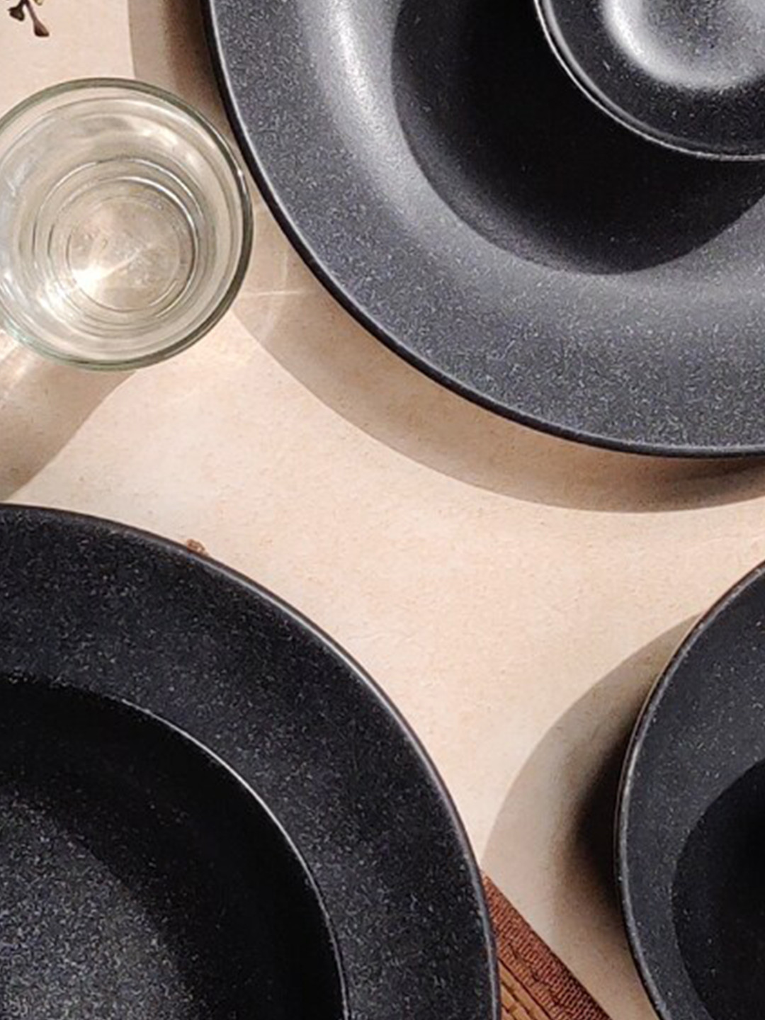 VarEesha Sitare Black Solid Ceramic Dishwasher Safe 10 Piece Dinner Set