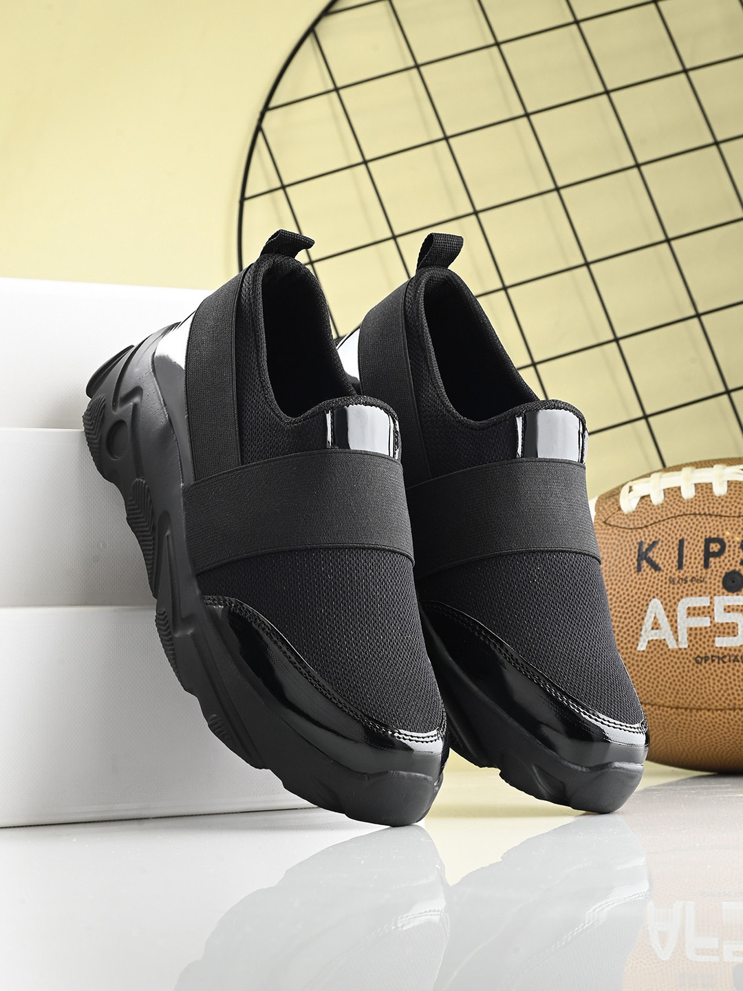 The Roadster Lifestyle Co. Women Black Textured Lightweight Memory Foam  Slip-On Sneakers