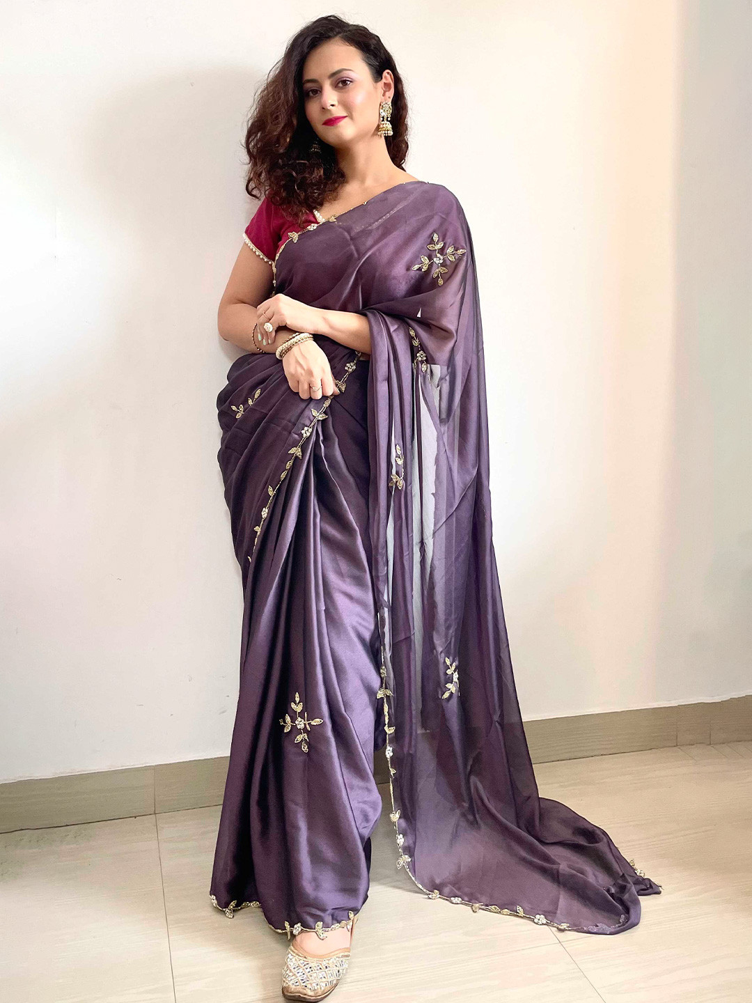Mitera Lavender & Gold-Toned Embellished Embroidered Saree
