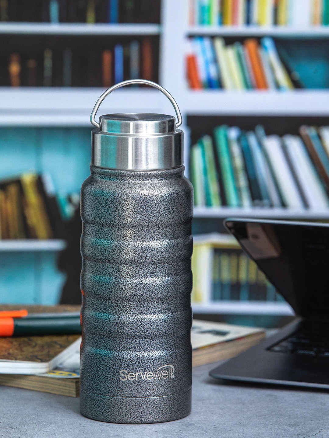 Servewell Twister Black Solid Stainless Steel Double Wall Vacuum Flask - 550ml