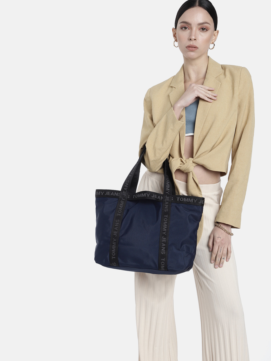 Tommy Hilfiger Solid Oversized Shopper Tote Bag With Brand Logo Taping Detail