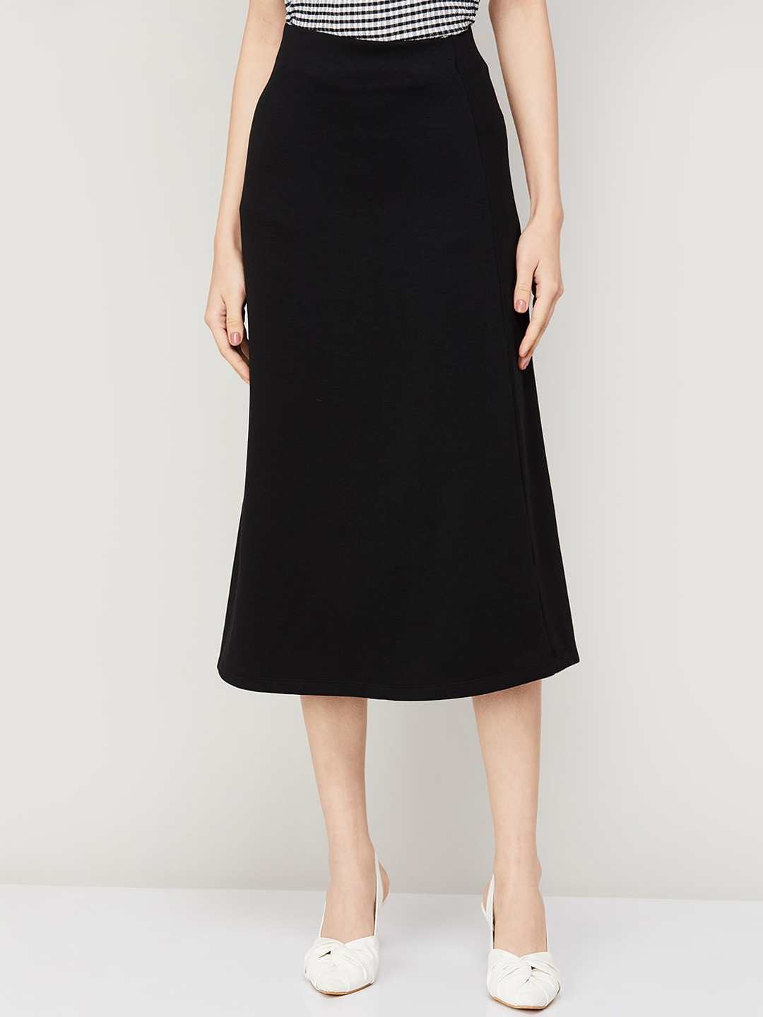 Buy Urban Revivo Midi A-Line Skirt in Black 2024 Online