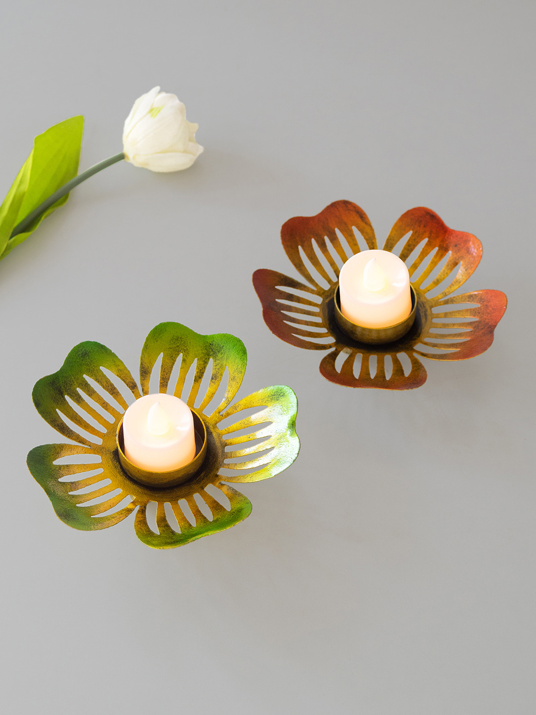 Golden Peacock Green & Red 2 Pcs Geometric Shaped Metal Candle Holders