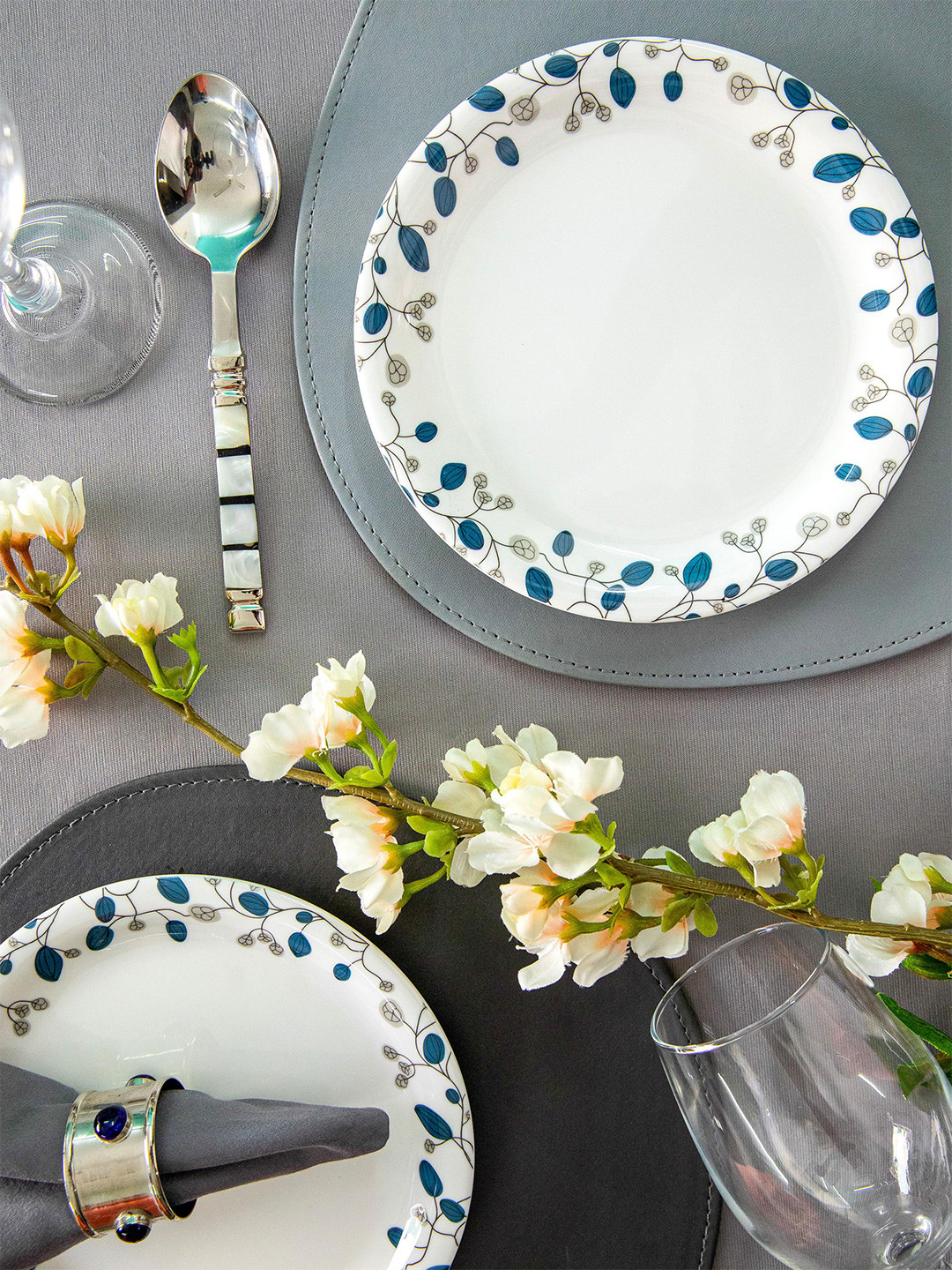 Servewell Blue Dcor White 6-Pieces Floral Printed Melamine Glossy Plates