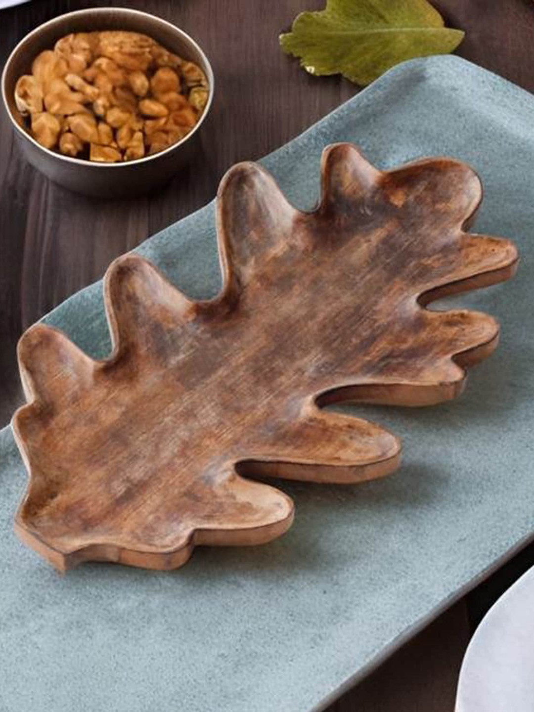 CASA DECOR Brown Wooden Oak Leaf Platter Tray