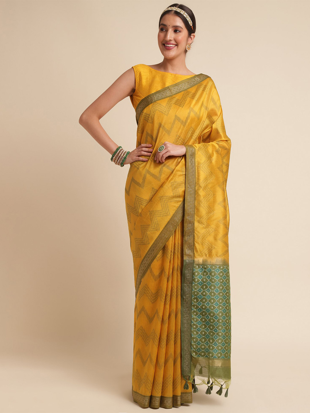 VISHNU WEAVES Geometric Printed Zari Leheriya Saree