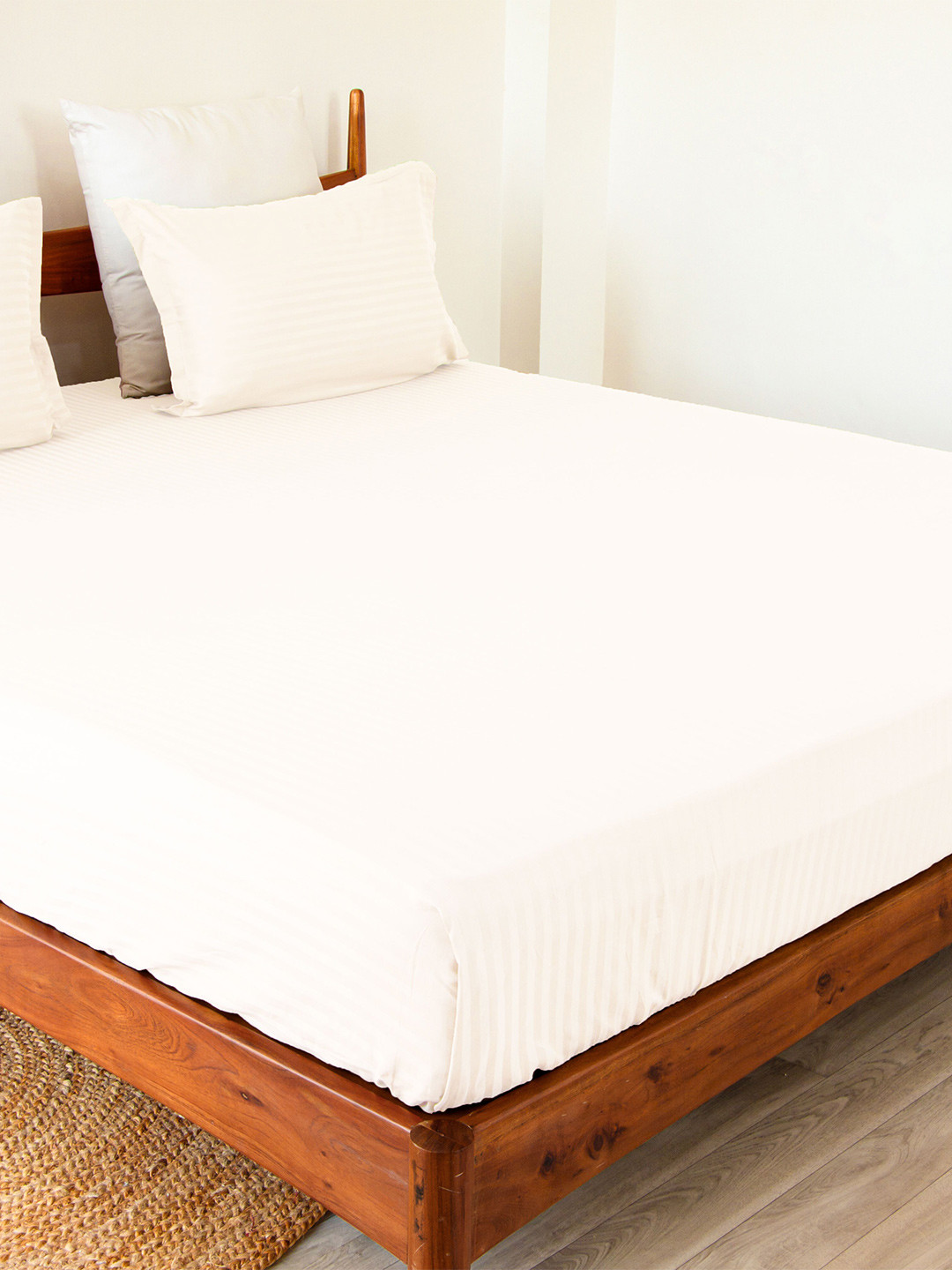 HOMEMONDE White Striped Cotton 300 TC Fitted King Fine Bedsheet with 2 Pillow Covers-84 x 72 inches