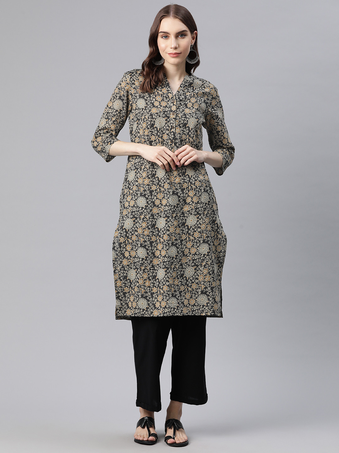 PIROH Women Floral Printed Thread Work Kurta