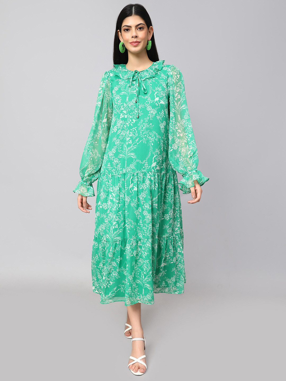 Amagyaa Oversize Floral Print Tie-up Neck Dress