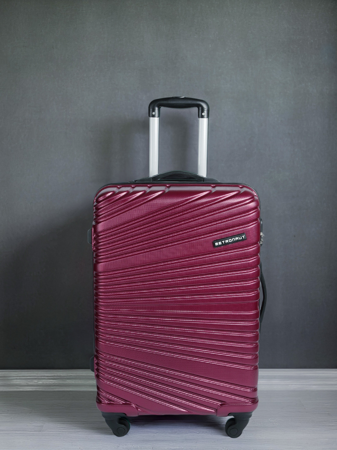 Metronaut Hard-Sided 4 Wheels 360-Degree Rotation Medium Trolley Bag- 56 cm