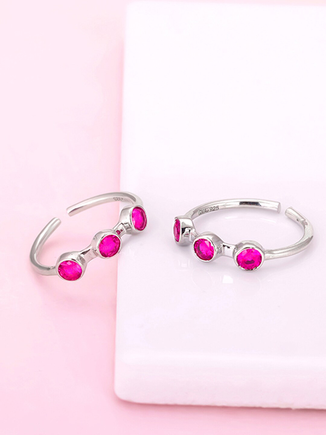 GIVA 925 Sterling Silver Set Of 2 Rhodium-Plated Stones-Studded Toe Rings