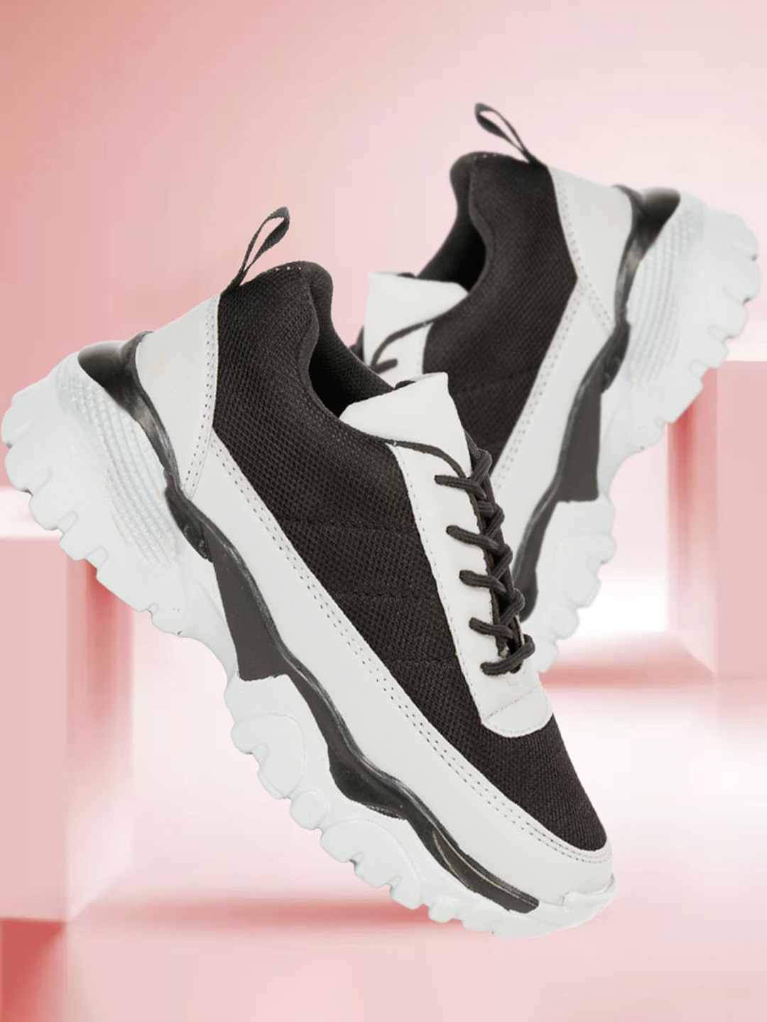 sneakers villa Women Colourblocked Comfort Insole Contrast Sole Sneakers