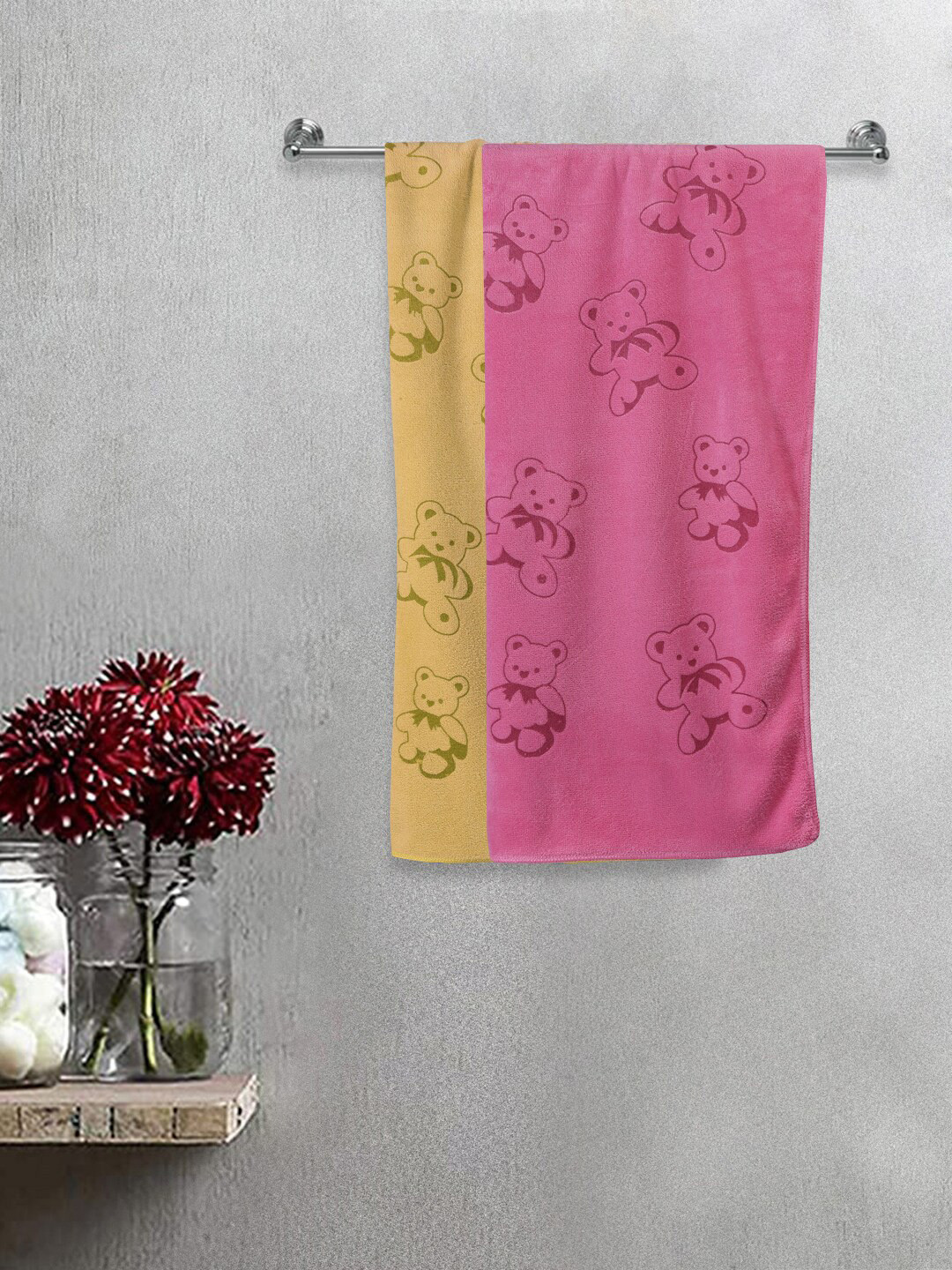 FABINALIV Set of 2 Yellow & Pink Cartoon Print Cotton Kids Bath Towels