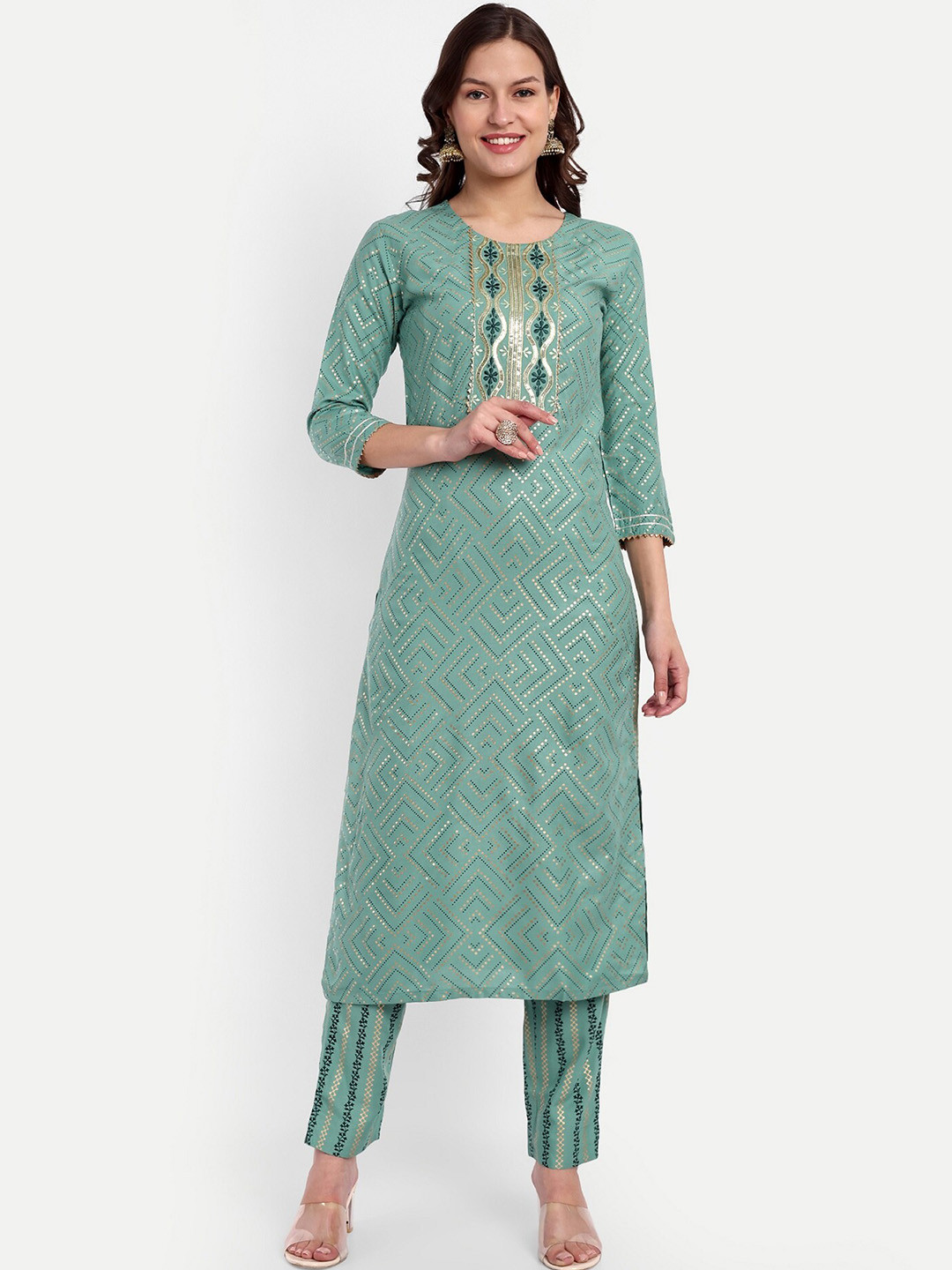 CLOTHING JUNCTION Geometric Foil Printed Gotta Patti Pastel Straight Kurta With Trousers