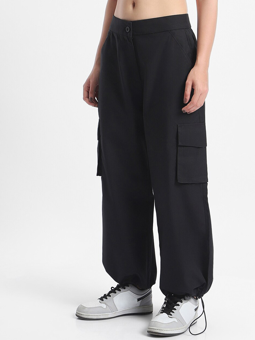 Bewakoof Black Baggy Oversized Cargo Pants