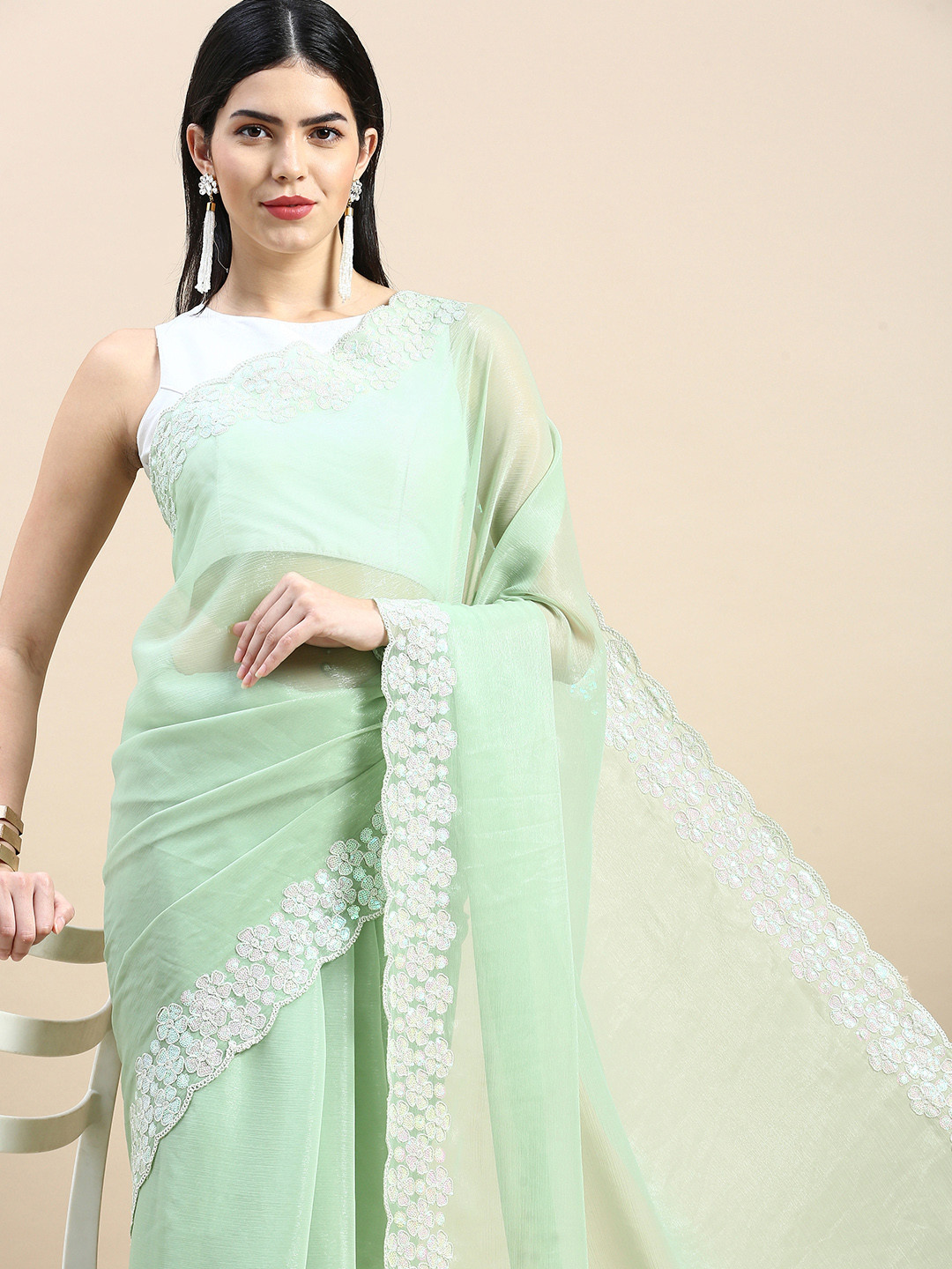 VISHNU WEAVES Sequinned Embroidered Saree