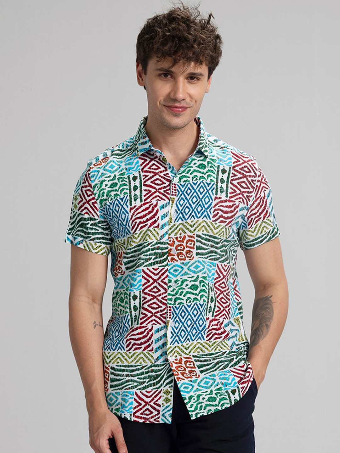 Snitch Green Slim Fit Abstract Printed Casual Shirt