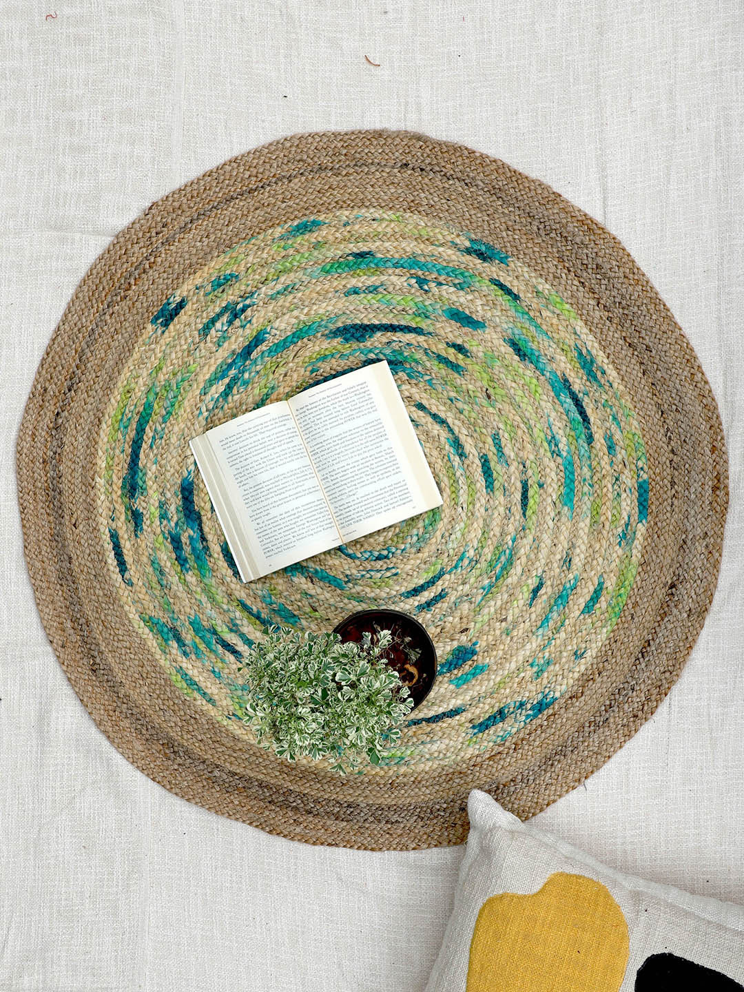 Art Avenue Creed Brown & Green Jute Round Rug