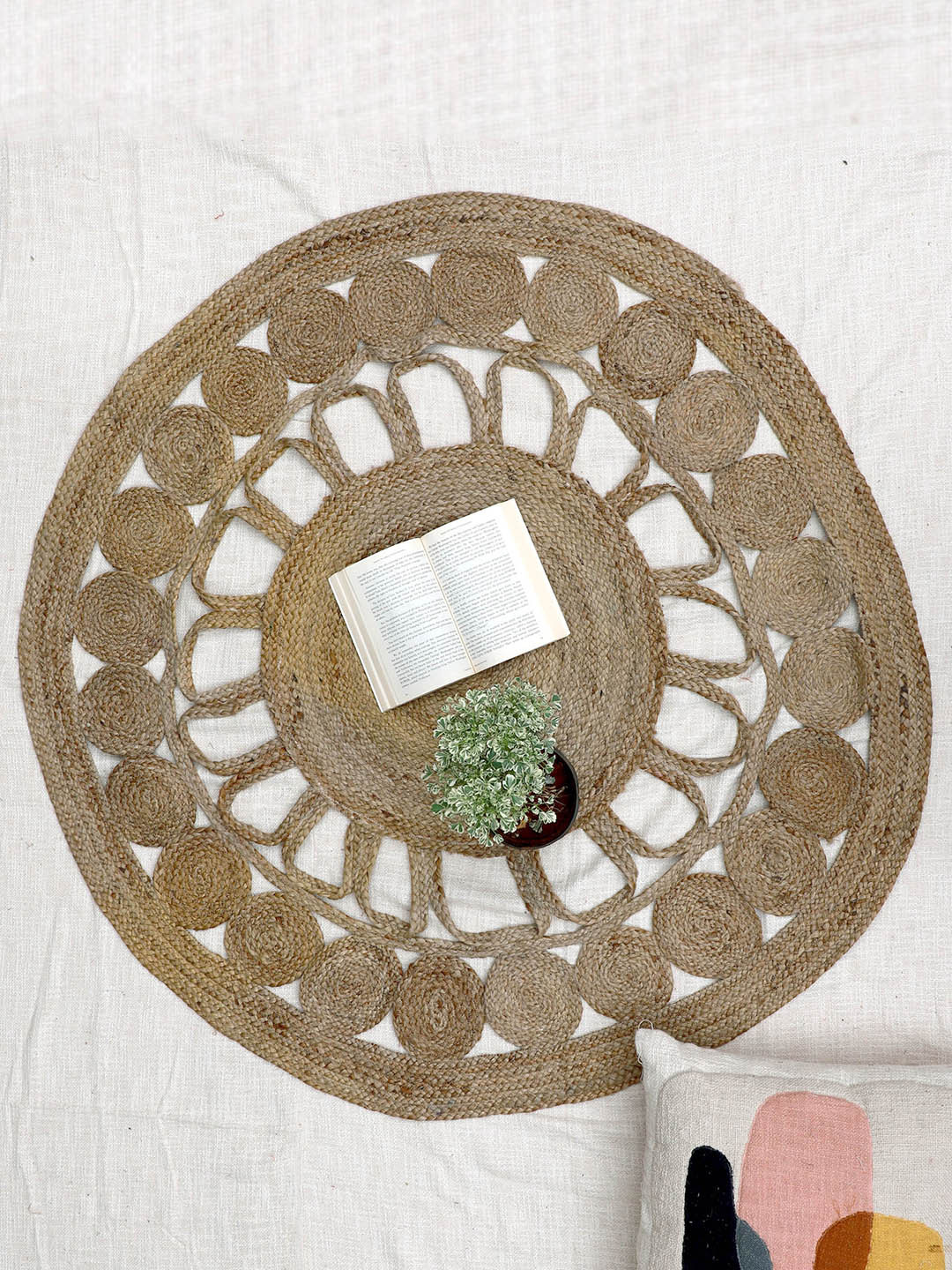 Art Avenue EVENING Brown Round Jute Rug