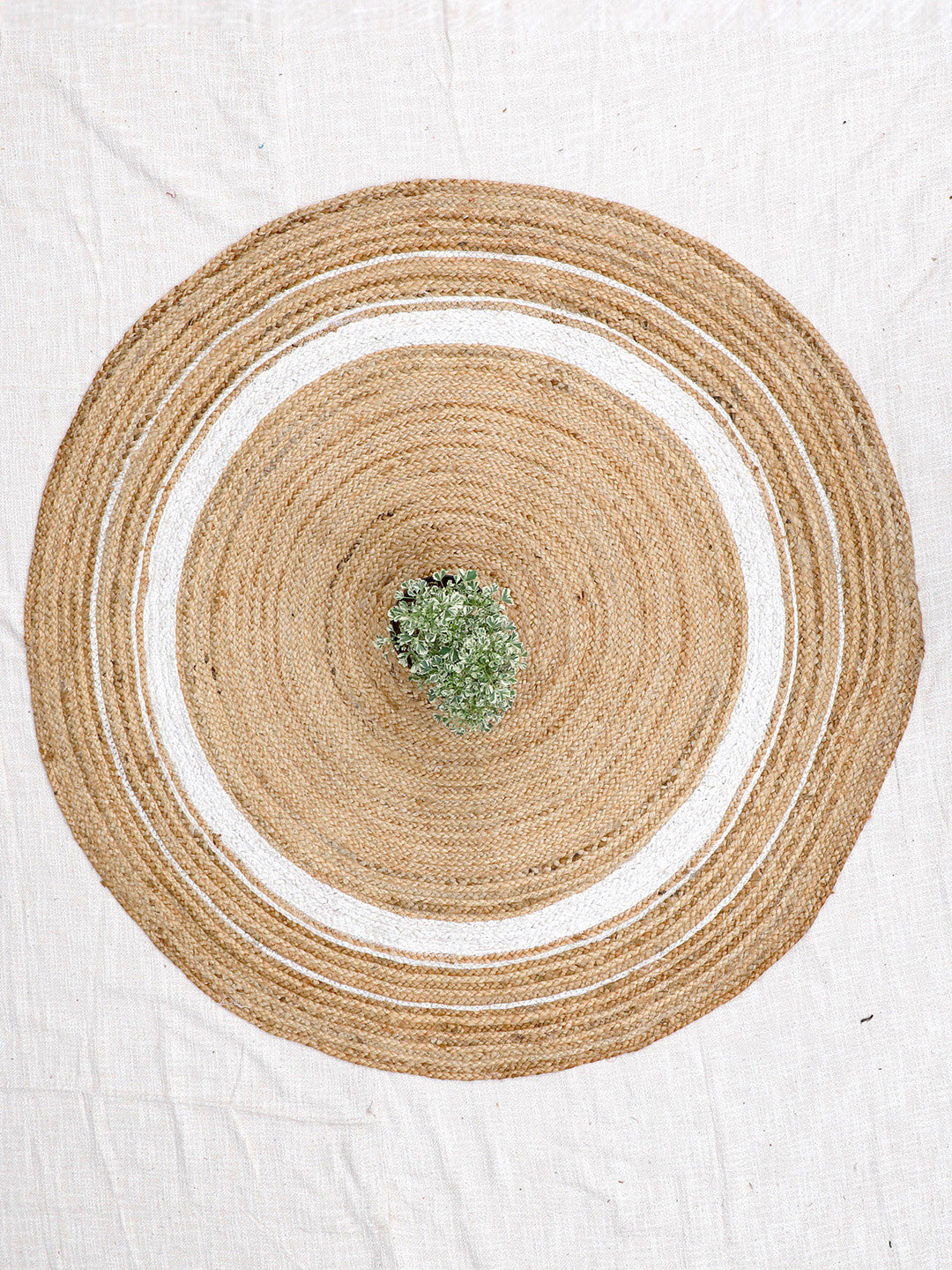 Art Avenue In Beige & White Jute Round Rug
