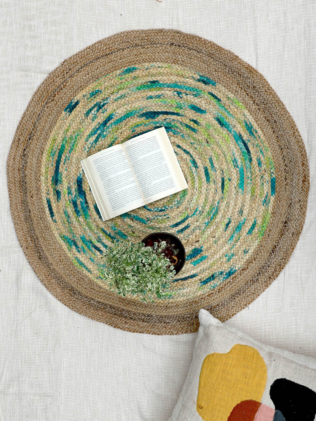 Art Avenue CREED Brown Round Jute Rug