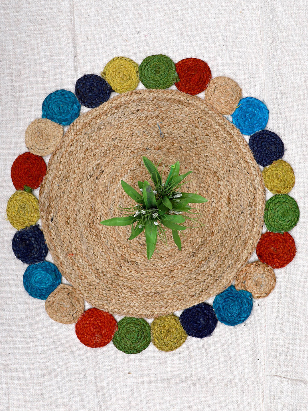 Art Avenue Duster Brown & Red Braided Round Jute Rug