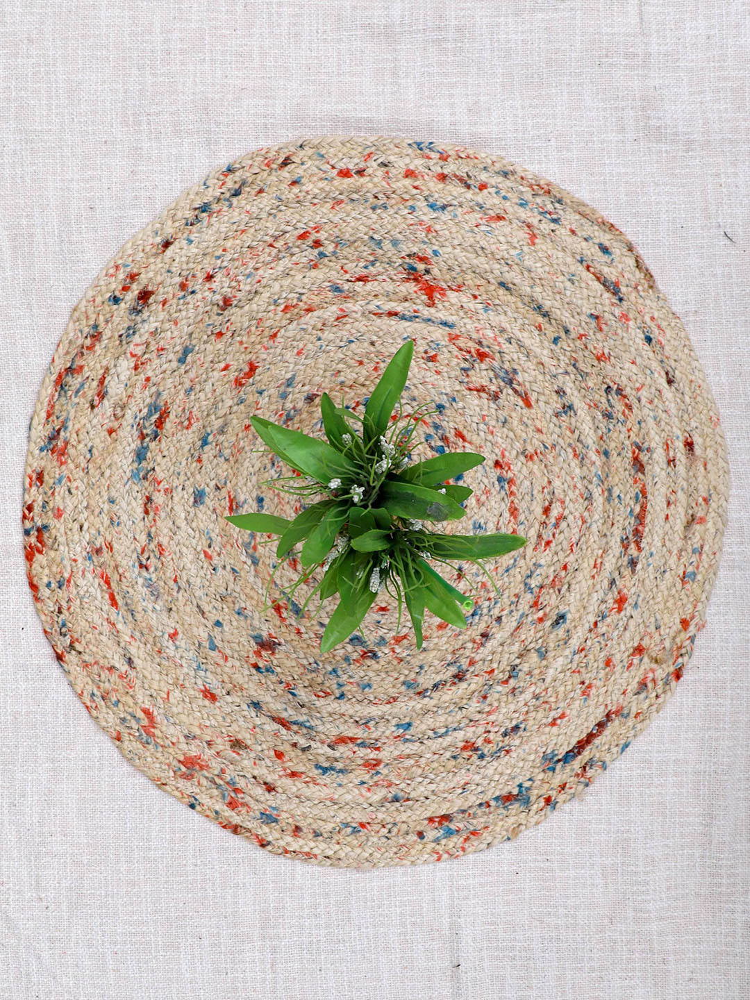 Art Avenue Dear Beige & Red Braided Round Jute Rug