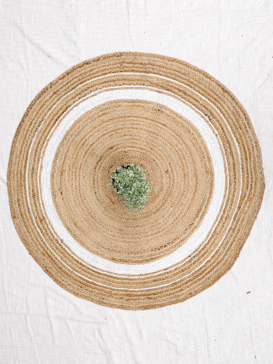 Art Avenue Brown & White Braided Round Jute Rug