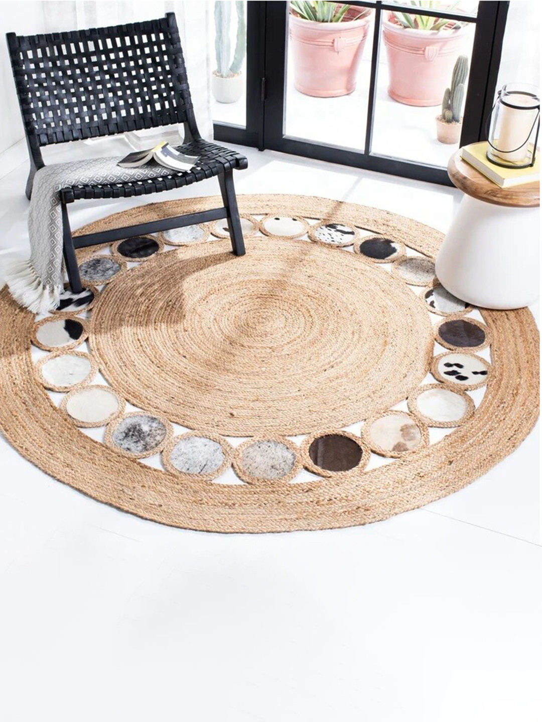 Art Avenue Beige & White Braided Round Jute Rug