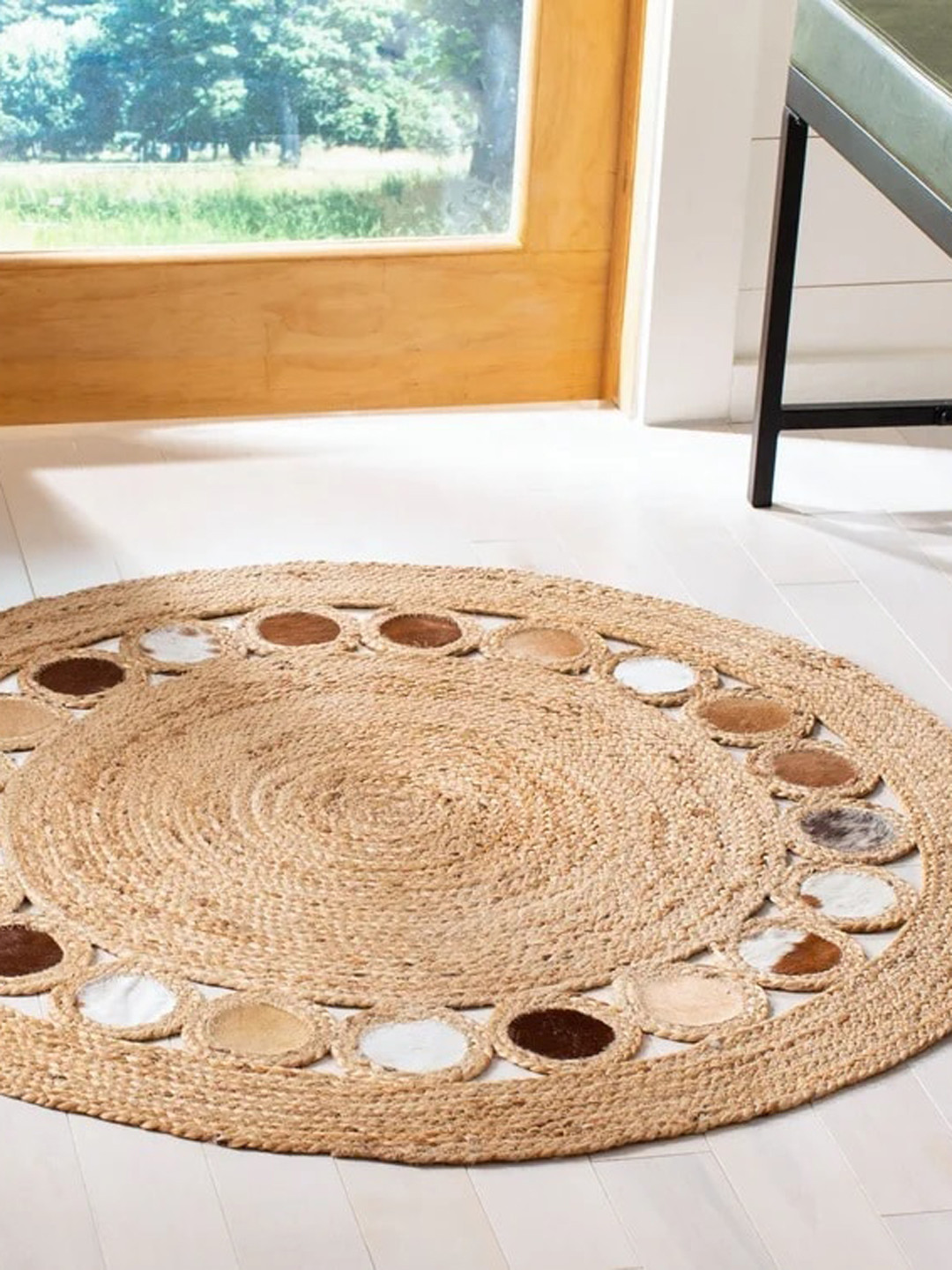 Art Avenue Conklin Brown Jute Braided Round Jute Rug