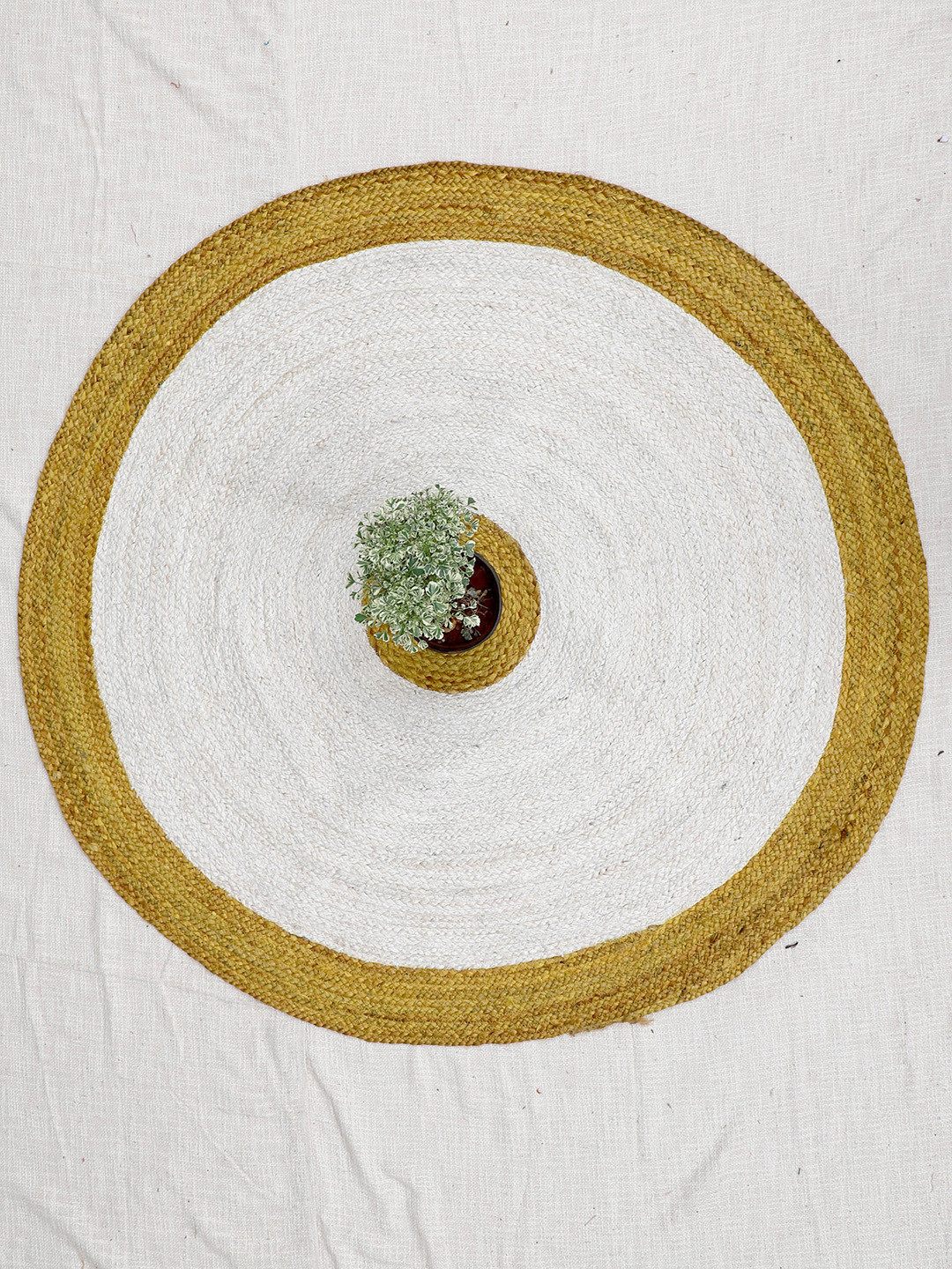 Art Avenue Innermost White & Olive Braided Round Jute Rug