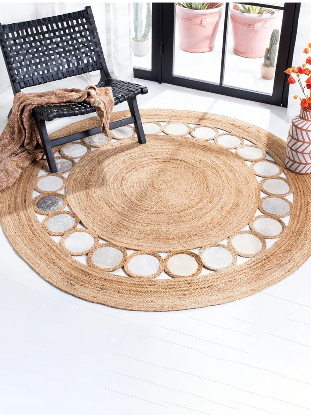 Art Avenue Coffman Beige & White Braided Round Jute Rug