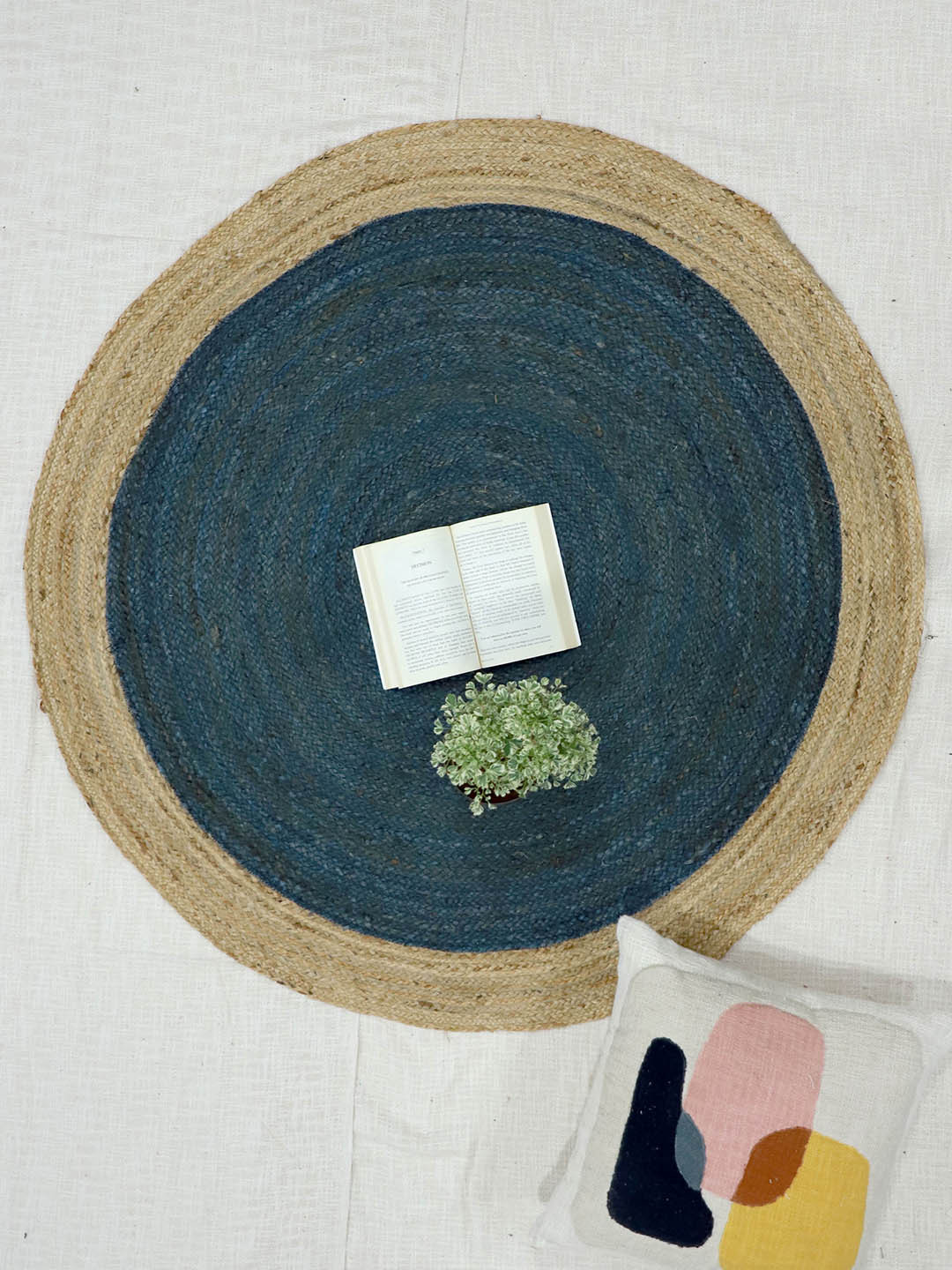 Art Avenue Big Beige & Blue Braided Round Jute Rugs