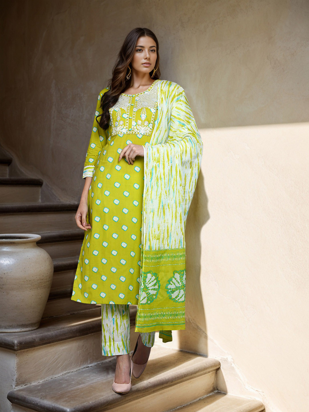 AHIKA Green & White Bandhani Dyed Thread Work Pure Cotton Kurta Set