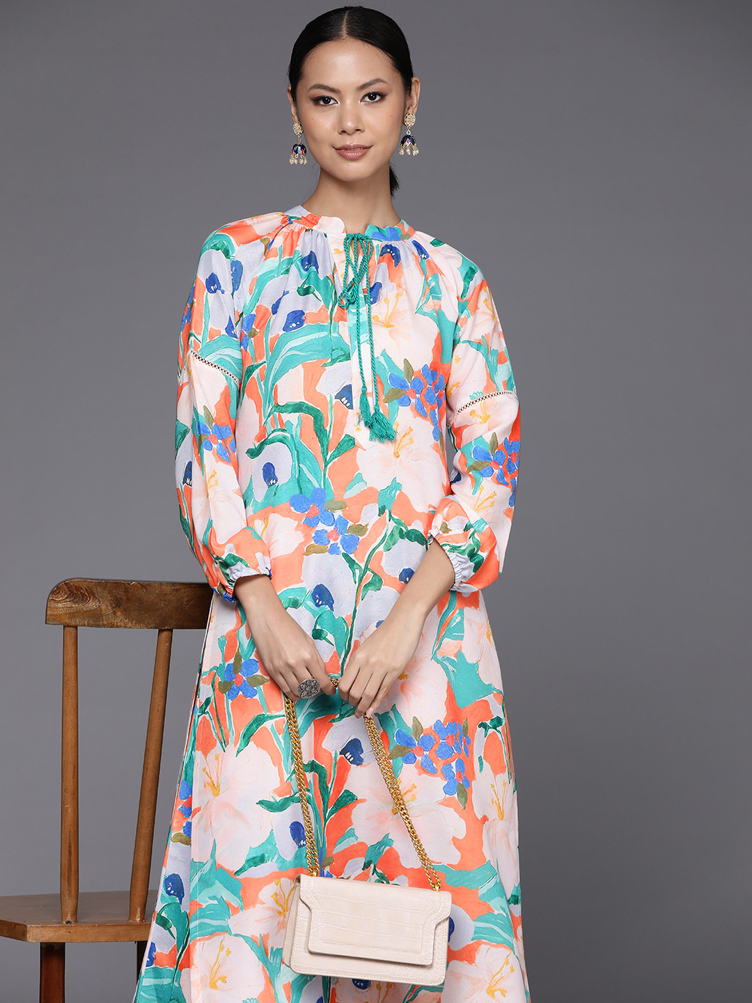 Varanga Women Floral Printed Regular Kurta Pith Palazzos