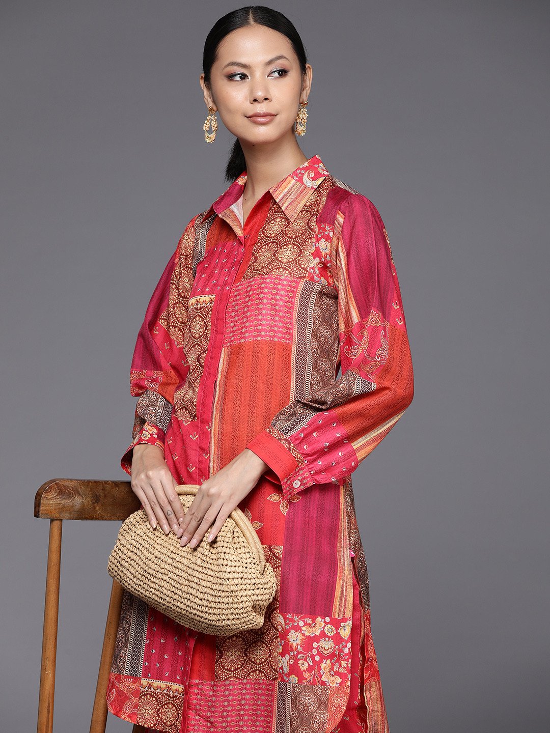 Varanga Women Printed Shirt Collar Straight Kurta With Trousers