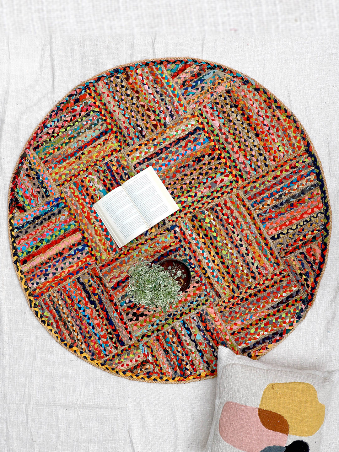 Art Avenue Red & Beige Self-Design Round Jute Rug