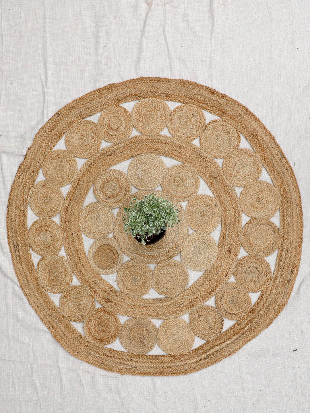 Art Avenue Simplest Beige Braided Round Jute Rug